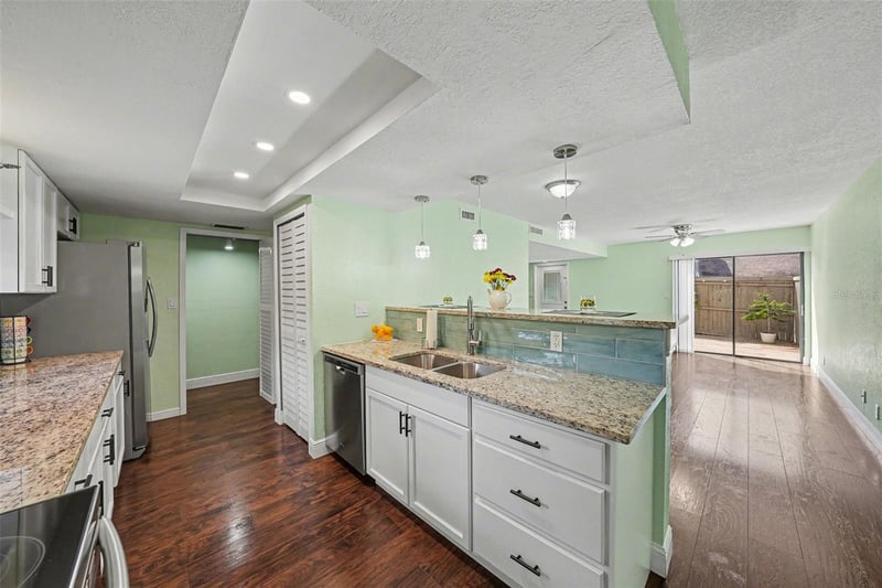 8606 Palm Ln #116, Temple Terrace, FL 33637