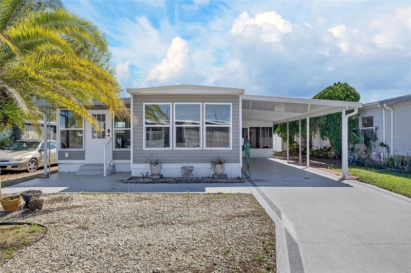 37036 8th Ave, Zephyrhills, FL 33542