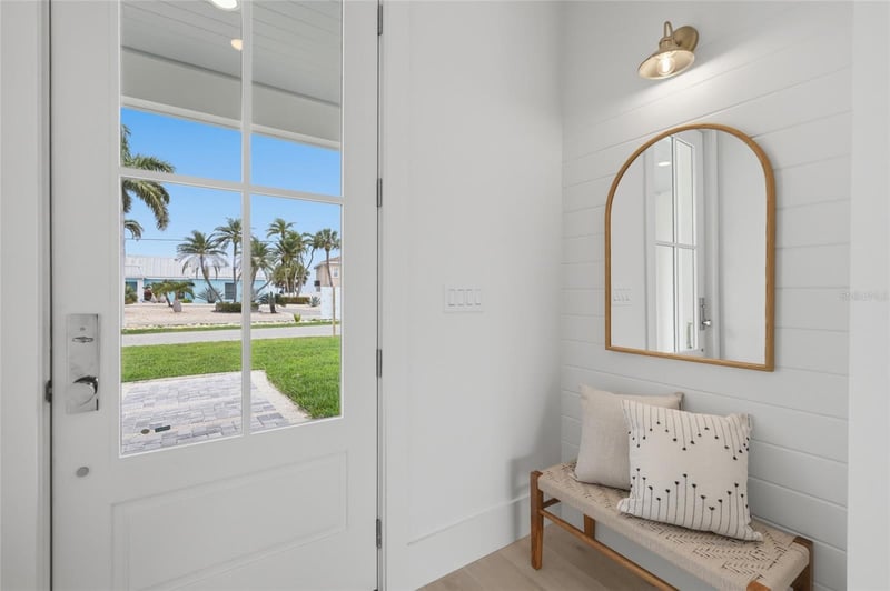 680 Key Royale Dr, Holmes Beach, FL 34217