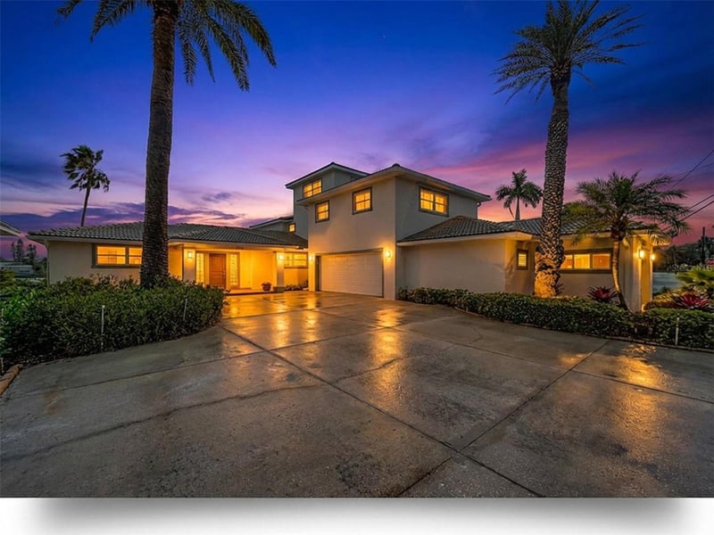 7711 Bayshore Dr, Treasure Island, FL 33706