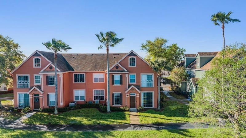 9552 Lake Chase Island Way #9552, Tampa, FL 33626