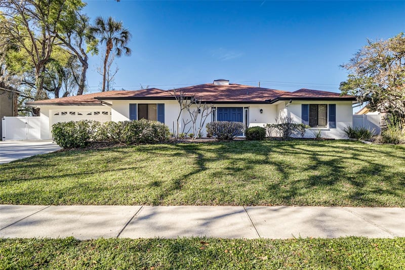 6308 Queensway Dr, Temple Terrace, FL 33617