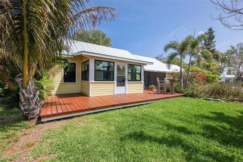 7030 Poinsettia Ave, Longboat Key, FL 34228