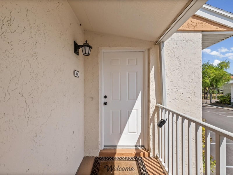9940 7th Way #204, St Petersburg, FL 33702