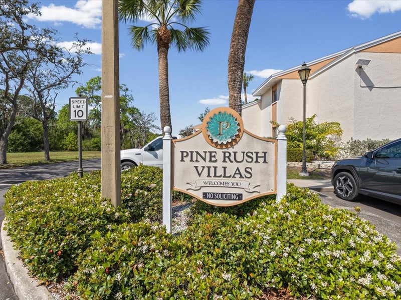 9940 7th Way #204, St Petersburg, FL 33702