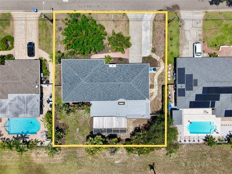 7912 Garden Dr, St Petersburg, FL 33710