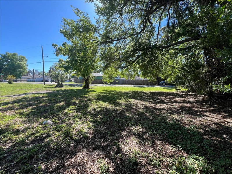 10105 16 St, Tampa, FL 33612