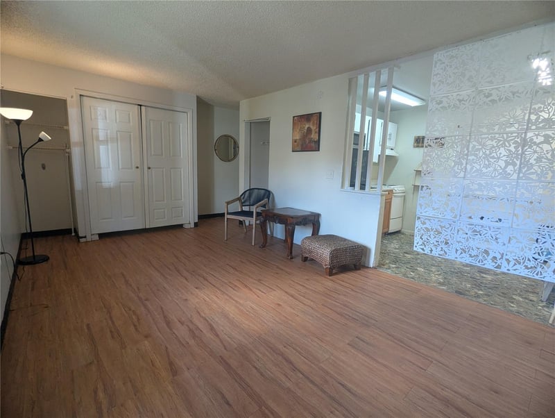 2166 Bradford St #105, Clearwater, FL 33760