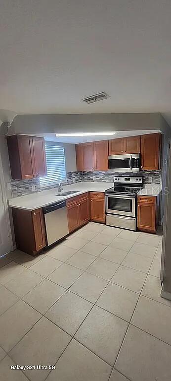 9901 Woodstock Ln, Port Richey, FL 34668
