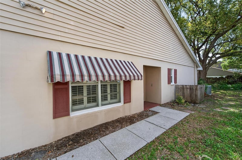 2854 Whitehall Dr, Palm Harbor, FL 34684