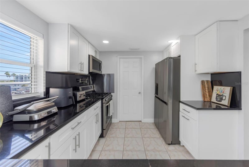 1819 Shore Dr #318, South Pasadena, FL 33707