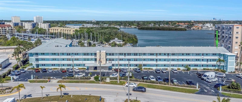 1819 Shore Dr #318, South Pasadena, FL 33707