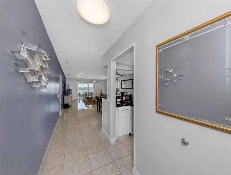 1819 Shore Dr #318, South Pasadena, FL 33707