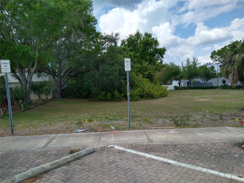 St Petersburg Dr, Oldsmar, FL 34677