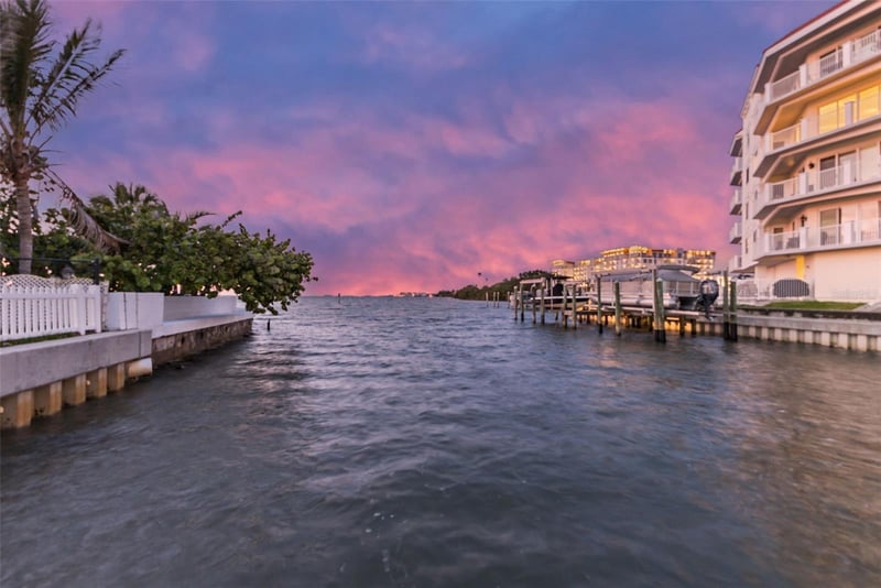 1866 Venetian Point Dr, Clearwater, FL 33755