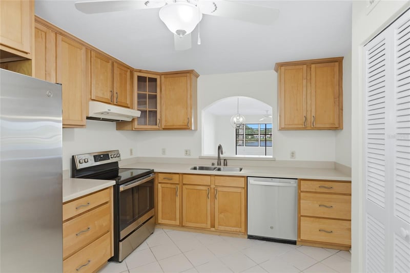 211 Lakewood Dr #211, Bradenton, FL 34210