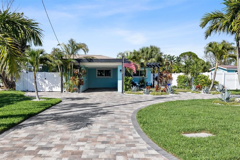 1567 Delaware Ave, St Petersburg, FL 33703
