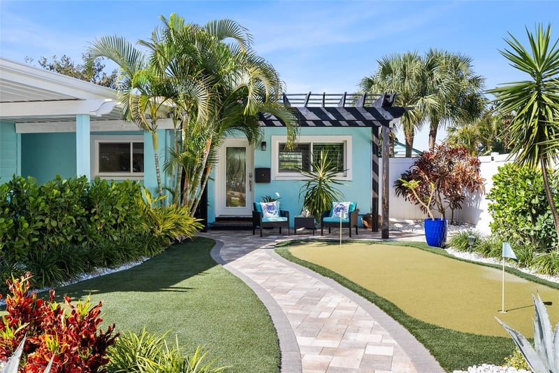1567 Delaware Ave, St Petersburg, FL 33703