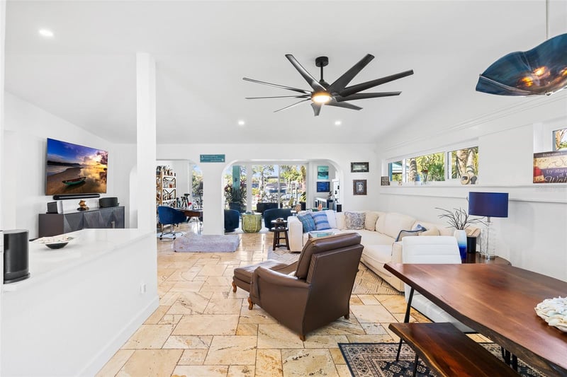 1567 Delaware Ave, St Petersburg, FL 33703
