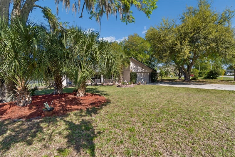 5059 Bernadette Dr, Zephyrhills, FL 33541