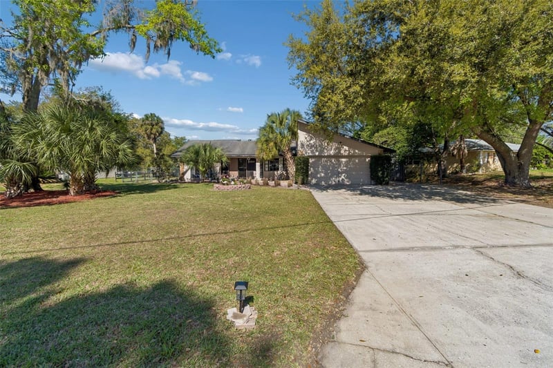 5059 Bernadette Dr, Zephyrhills, FL 33541