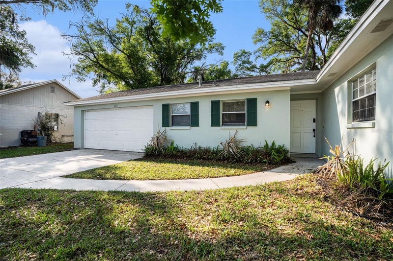 1027 Pinegrove Dr, Brandon, FL 33511