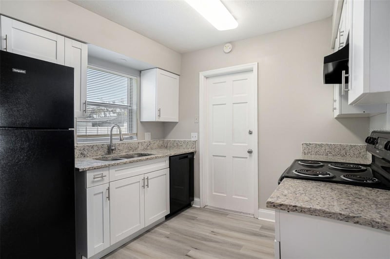 1027 Pinegrove Dr, Brandon, FL 33511