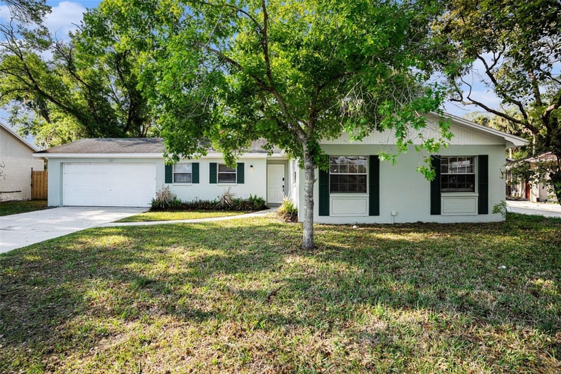 1027 Pinegrove Dr, Brandon, FL 33511