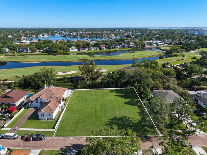 300 Rafael Blvd, St Petersburg, FL 33704