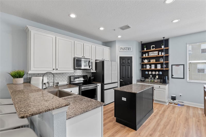 7240 102nd Ln, Seminole, FL 33772