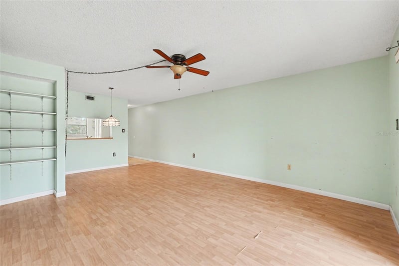 2650 Countryside Blvd #E 204, Clearwater, FL 33761