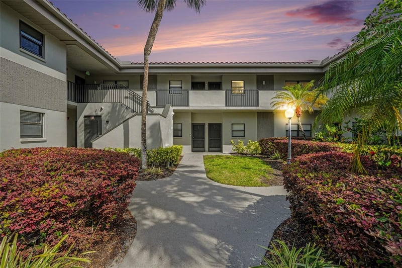 2650 Countryside Blvd #E 204, Clearwater, FL 33761