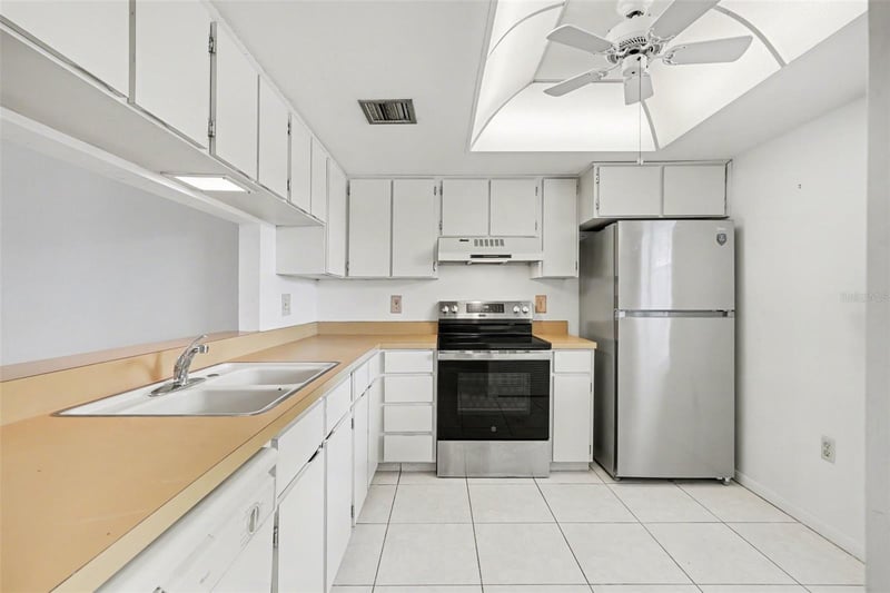2650 Countryside Blvd #E 204, Clearwater, FL 33761