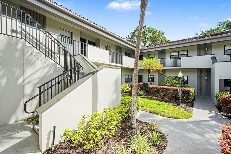 2650 Countryside Blvd #E 204, Clearwater, FL 33761