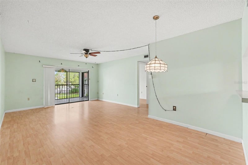 2650 Countryside Blvd #E 204, Clearwater, FL 33761