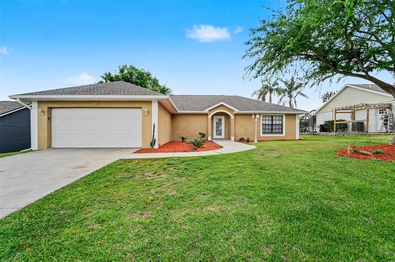 38820 Berta Dr, Zephyrhills, FL 33540