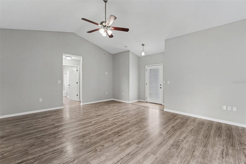 38820 Berta Dr, Zephyrhills, FL 33540