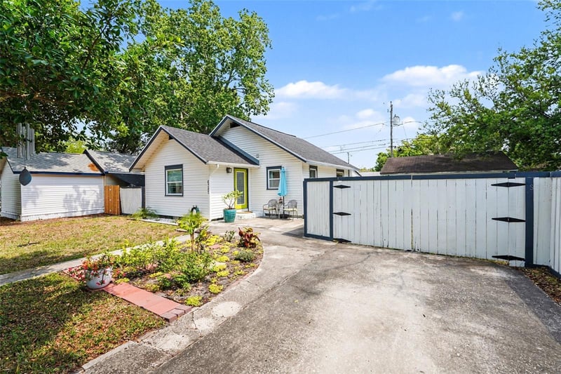 6385 31st Street North, St Petersburg, FL 33702