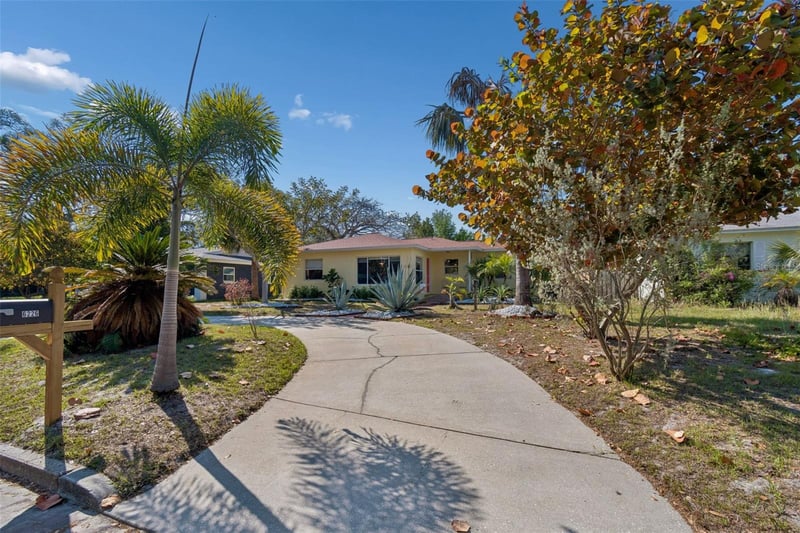 6226 8th Ave, Gulfport, FL 33707