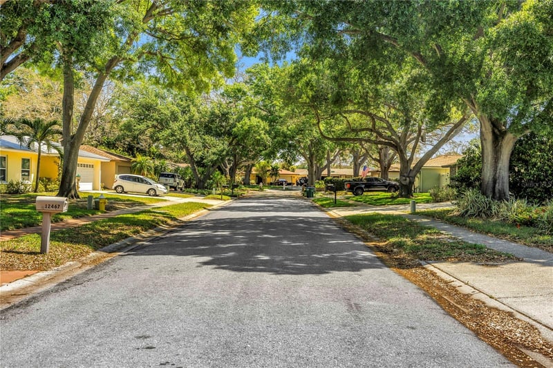 12487 93rd Ave, Seminole, FL 33772