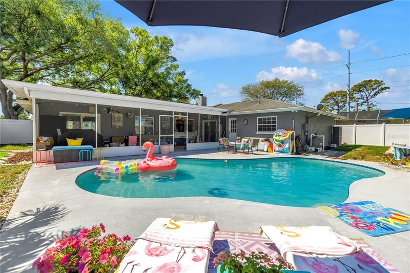 12487 93rd Ave, Seminole, FL 33772