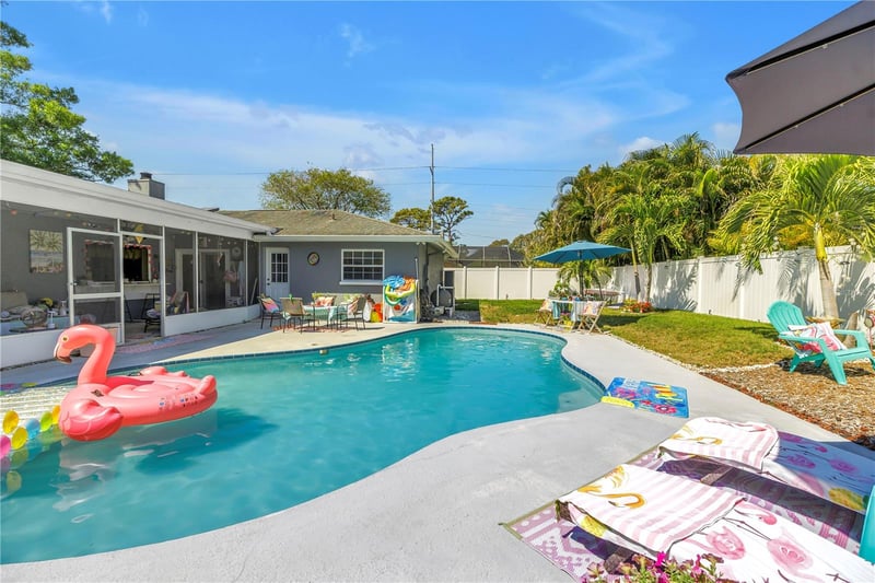 12487 93rd Ave, Seminole, FL 33772