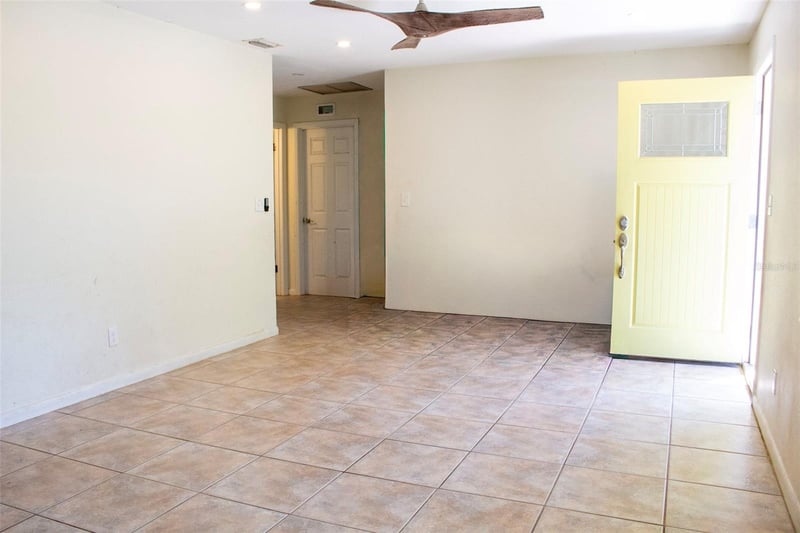 1610 2nd St, Ruskin, FL 33570