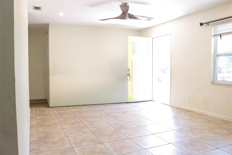 1610 2nd St, Ruskin, FL 33570