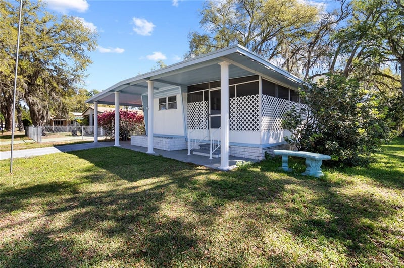 4550 Olive Dr, Zephyrhills, FL 33542