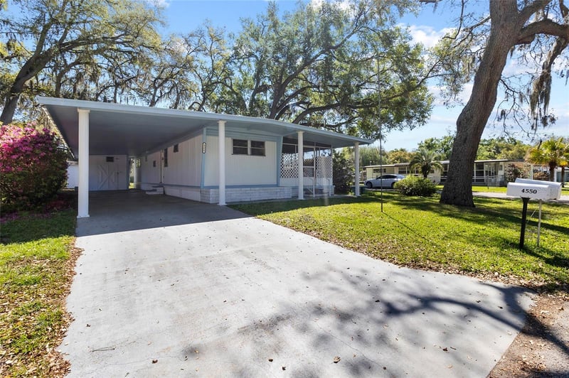 4550 Olive Dr, Zephyrhills, FL 33542