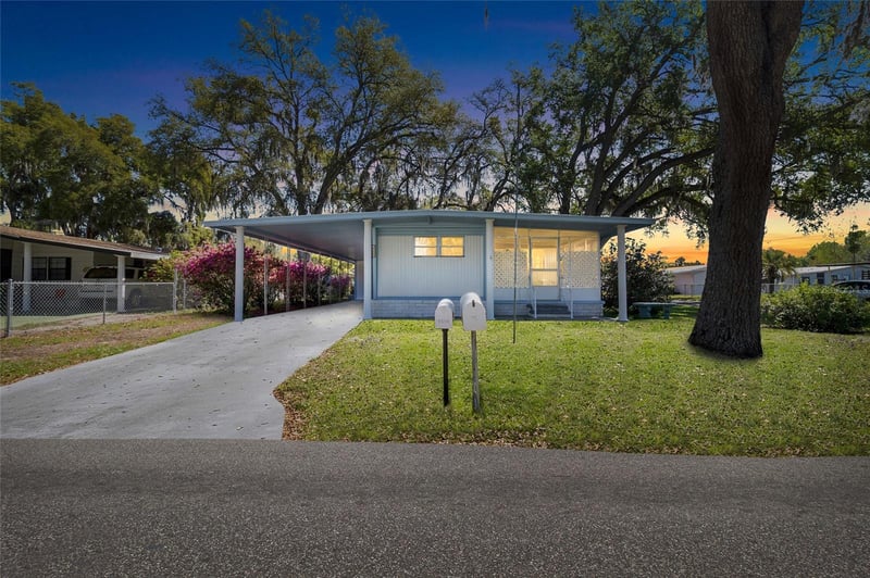 4550 Olive Dr, Zephyrhills, FL 33542