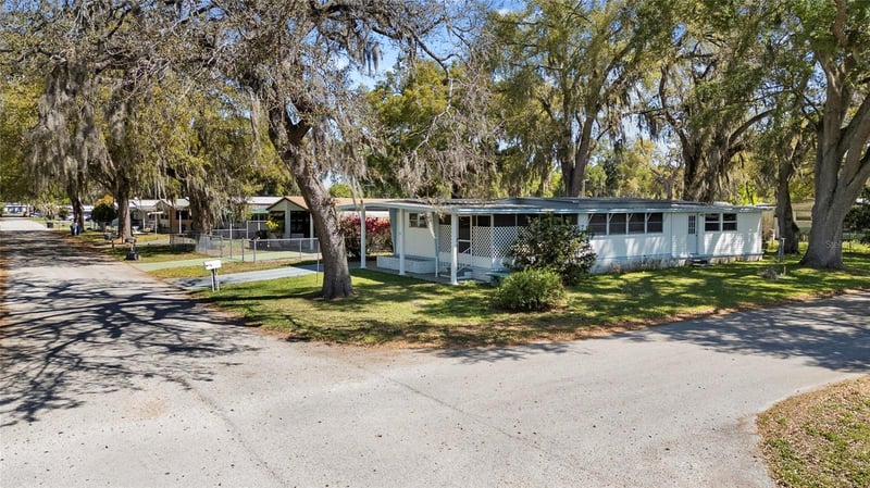 4550 Olive Dr, Zephyrhills, FL 33542