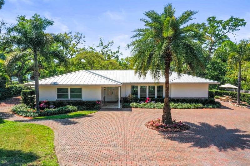 1600 Park St, St Petersburg, FL 33710