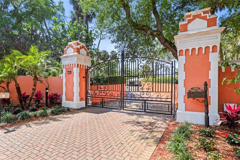 1600 Park St, St Petersburg, FL 33710